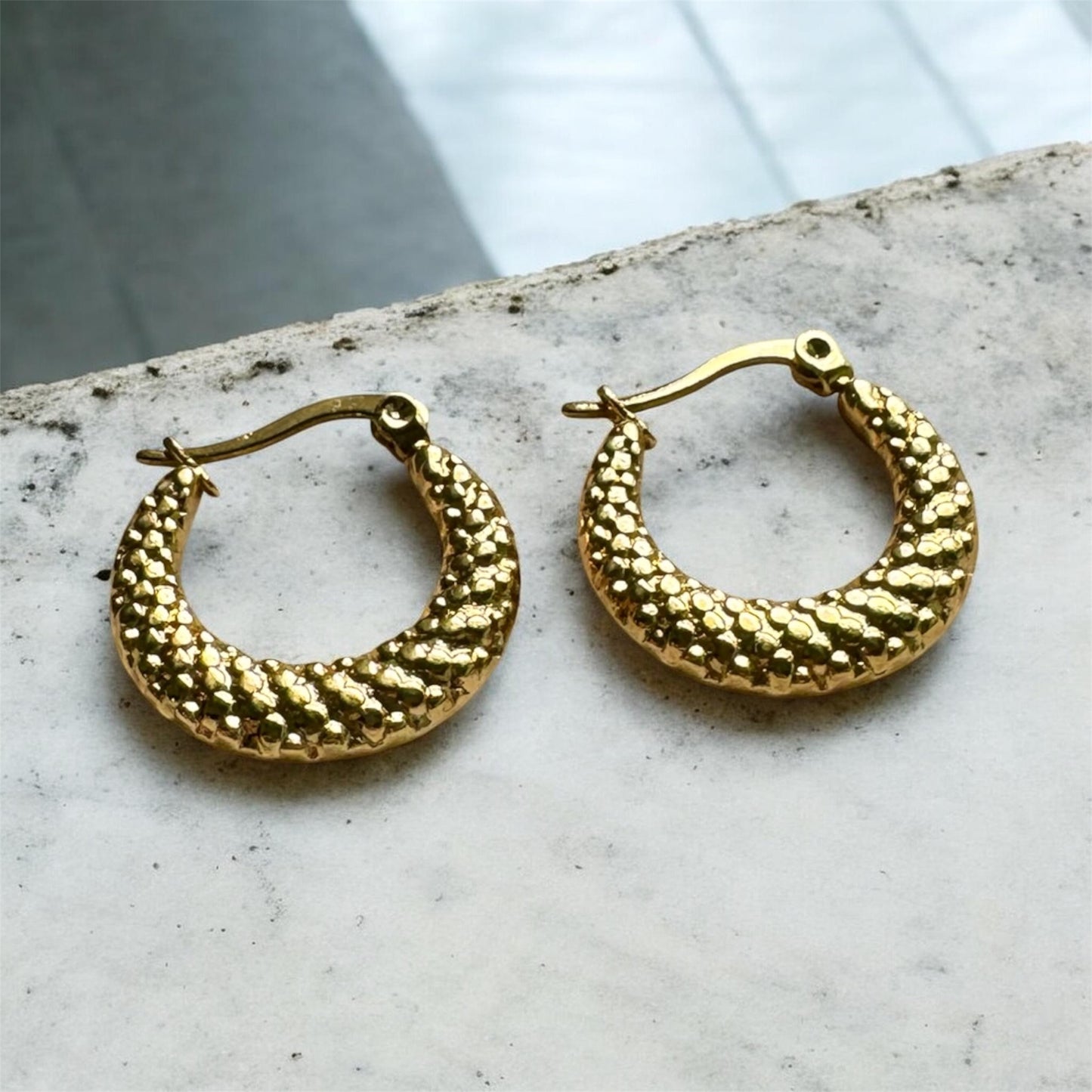 GOLD LOVE