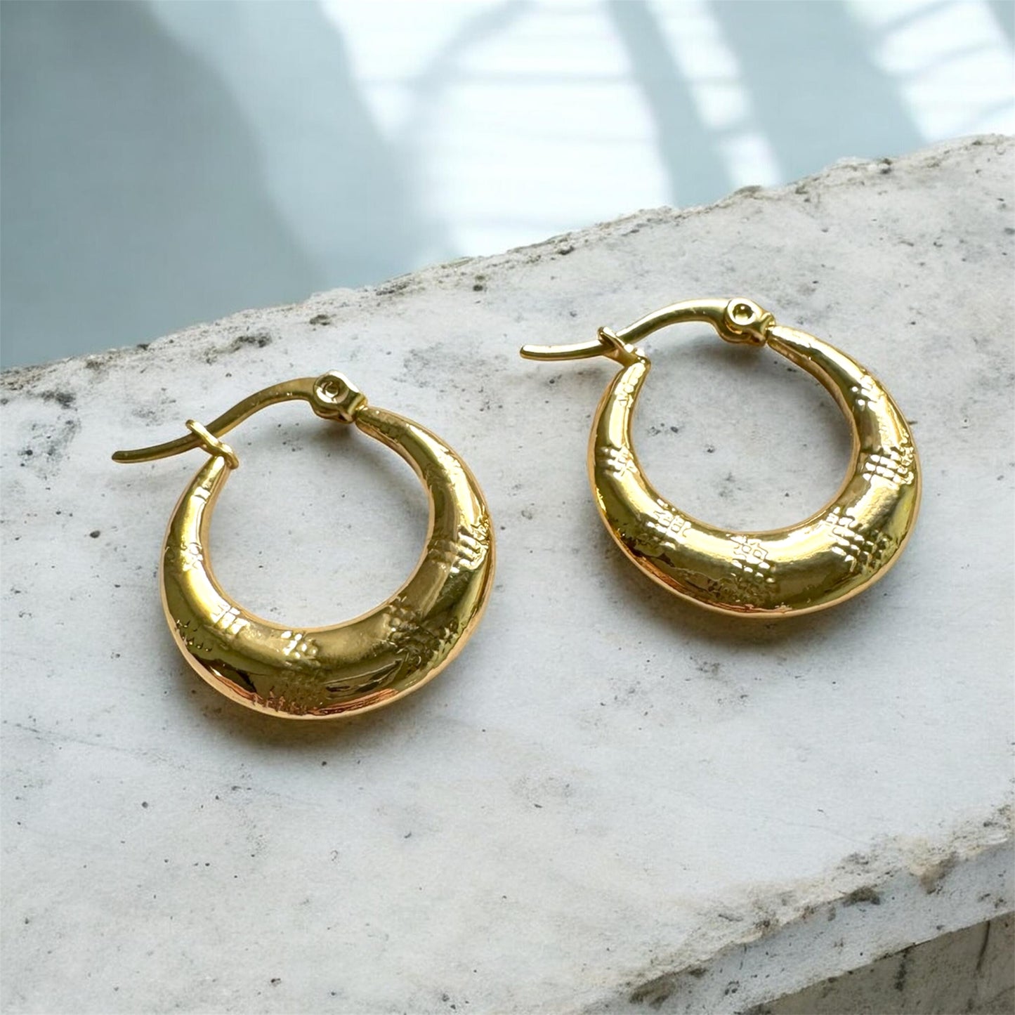 GOLD LOVE