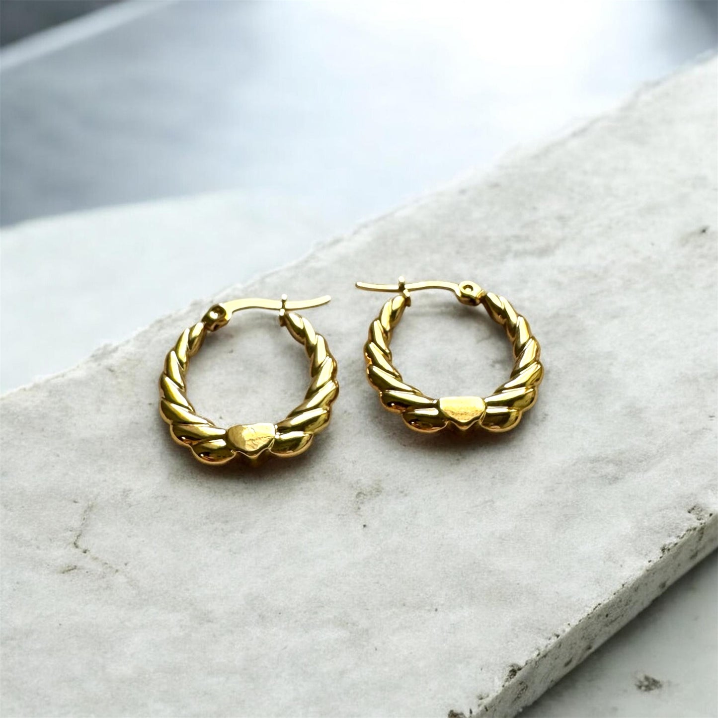 GOLD LOVE